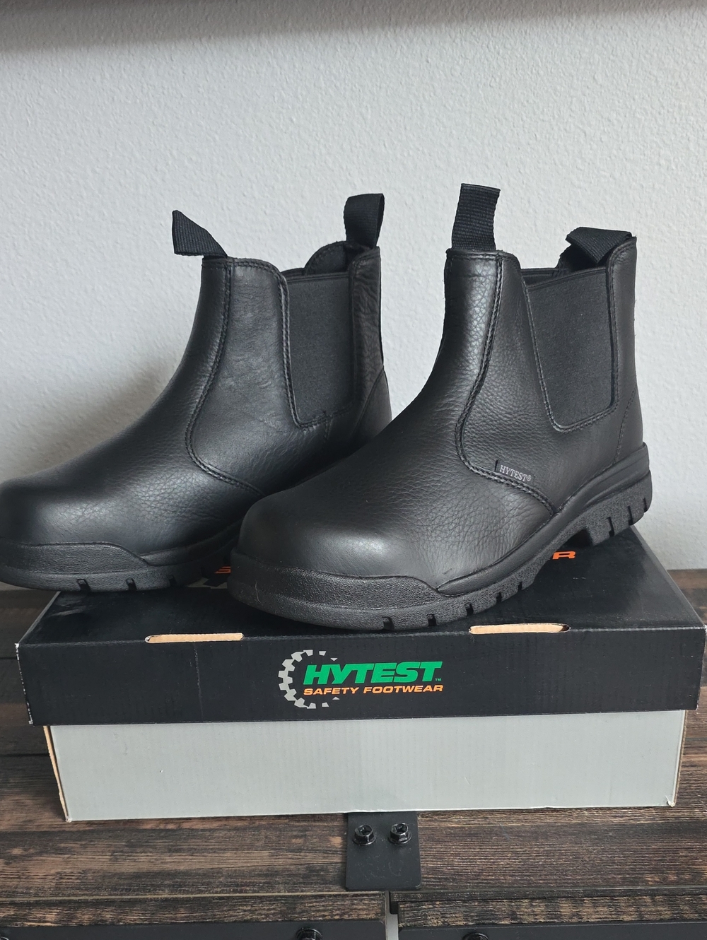 Hytest Men's Black Chukka Safety Boots